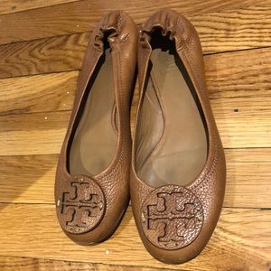 Tory Burch Tan Reva Tumbled Logo Flats Size 8